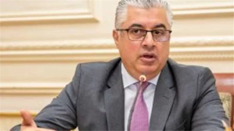 أولى جولاته في نيويورك.. رئيس اقتصادية قناة السويس يستعرض الفرص الاستثمارية للهيئة