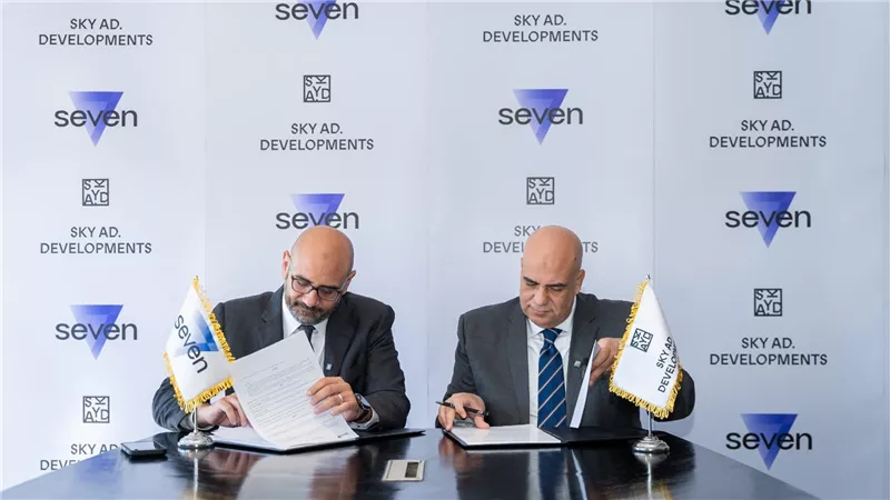 سكاي أبوظبي توقع اتفاقية مع شركة seven لتقديم حلول تمويلية مرنة للعملاء 