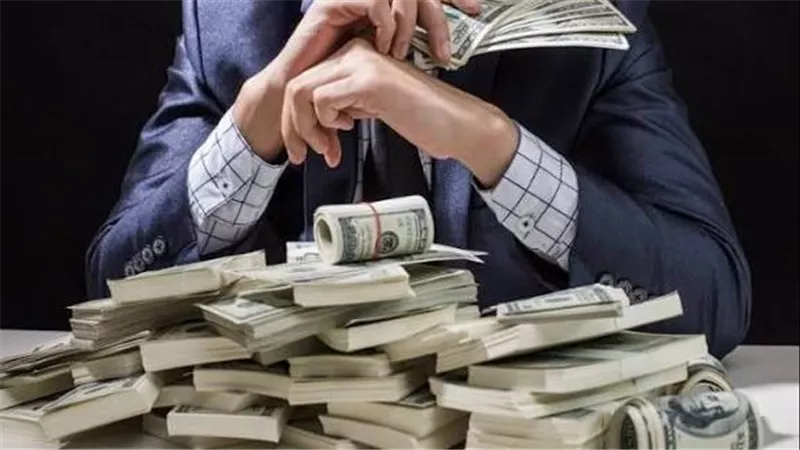  UBS: مليارديرات مصر يتوقعون توريث 6.4 مليار دولار خلال 15 عامً