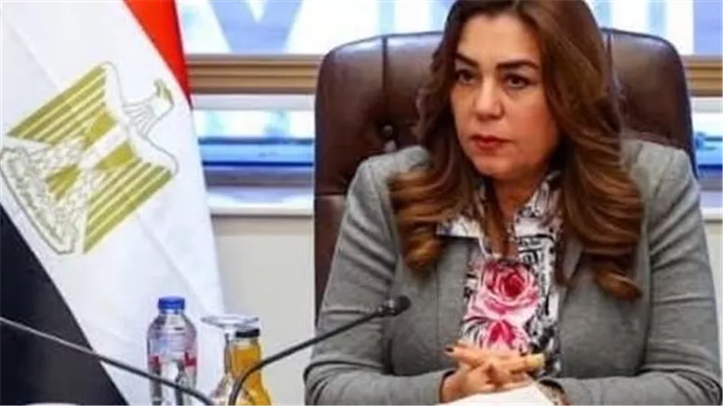 قرار حكومي بتخفيض رسوم تراخيص المحال العامة لمدة 6 أشهر