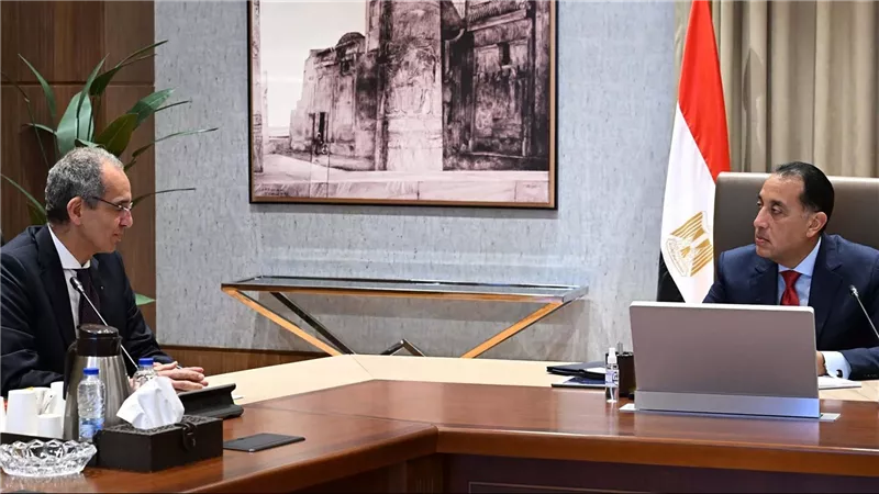 رئيس الوزراء يتابع مع وزير الاتصالات مستجدات ملفات التحول الرقمي 