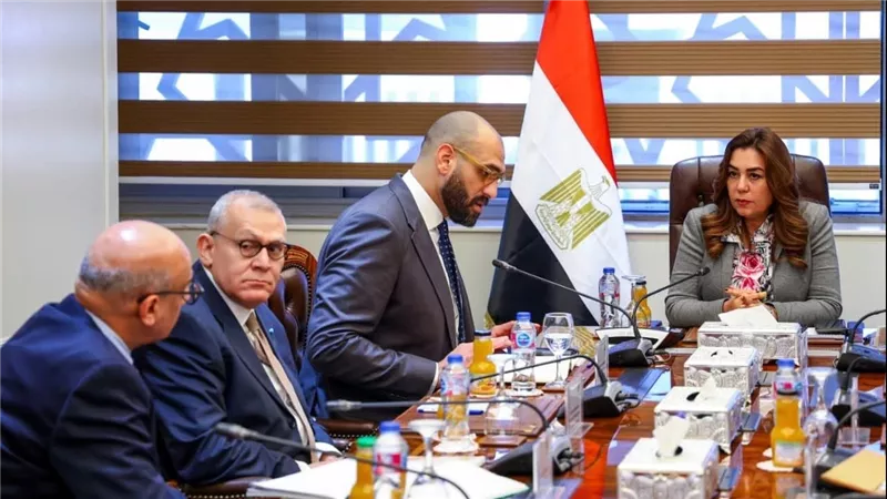 التنمية المحلية ووزارة الاتصالات تبحثان تعزيز التعاون في الملفات الرقمية