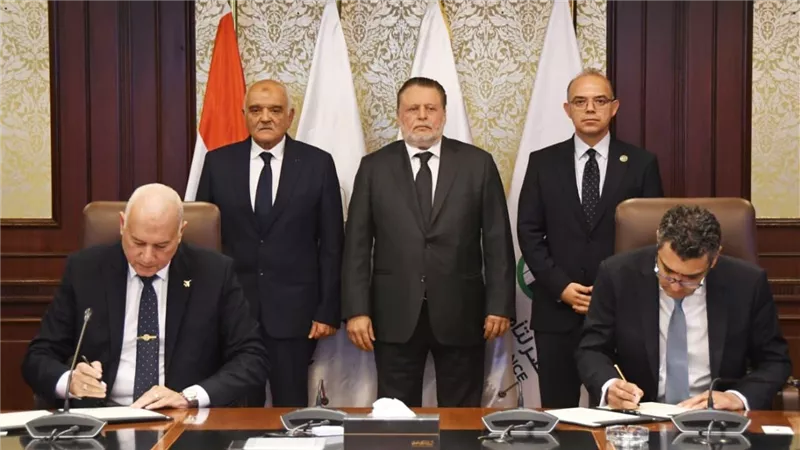 محافظ البنك المركزي يشهد توقيع شراكة استراتيجية لدعم أسر الشهداء والمصابين
