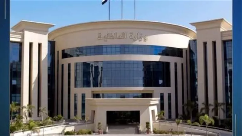 الداخلية: لا إعفاءات لضباط الشرطة من ضرائب ورسوم تراخيص السيارات