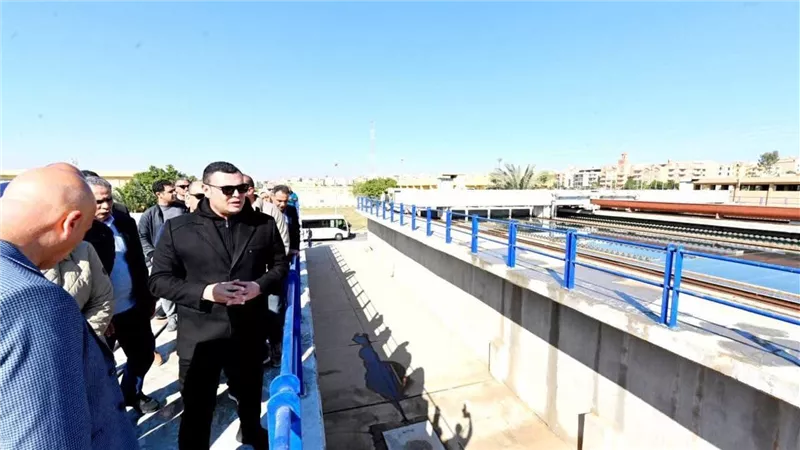 وزير الإسكان يتفقد مشروع 
