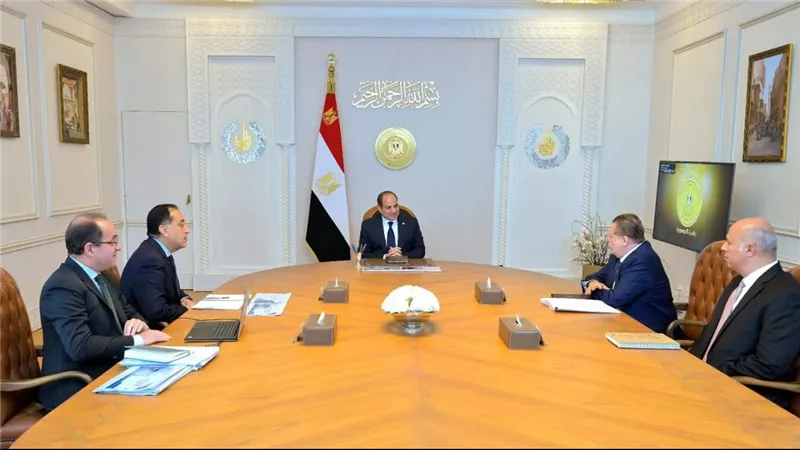 السيسي يوجه بتعزيز الاستقرار المالي وخفض التضخم وزيادة الاحتياطي النقدي