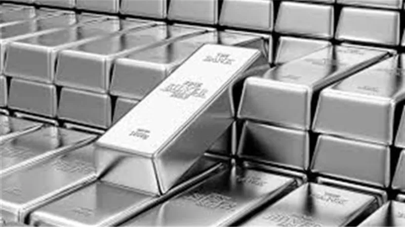 الفضة تسجل أعلى مستوى تاريخي عند 61 دولارًا للأوقية