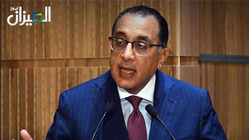  الوزراء: “فيتش” ترفع توقعاتها لنمو الاقتصاد المصري إلى 5.2% 