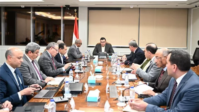 وزير الإسكان يتابع الموقف التنفيذي لمشروعات المبادرة الرئاسية 