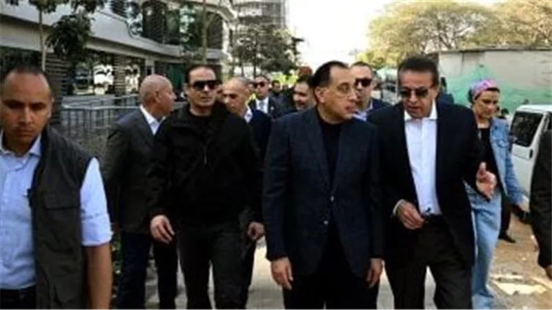 رئيس الوزراء يتفقد مشروع تطوير مدينة النيل الطبية 