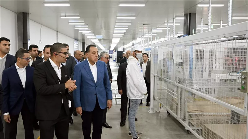 مدبولي يفتتح مجمع مصانع «إيليت سولار» لتكنولوجيا الطاقة الشمسية بالسخنة