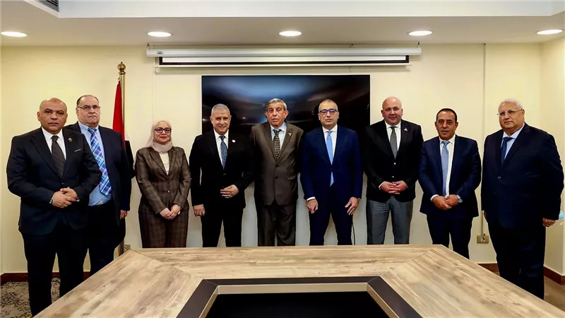 رئيس البنك الزراعي المصري يلتقي لجنة الزراعة والري بمجلس الشيوخ