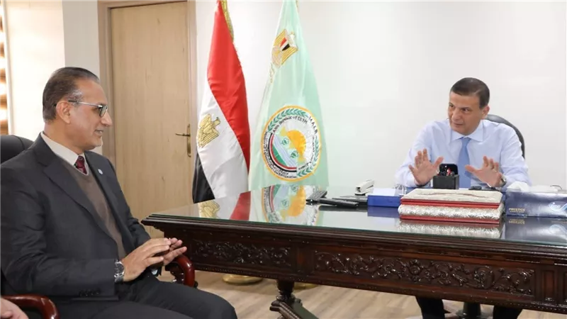 وزير الزراعة يبحث مع مكافحة الجراد الصحراوي تعزيز التعاون الإقليمي والإنذار المبكر