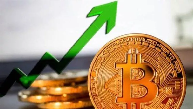 البيتكوين يرتفع مجددًا… مكاسب محدودة وسط ضبابية تنظيمية