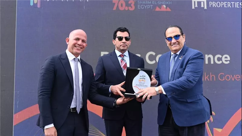 وزير الشباب والرياضة يشهد المؤتمر الصحفي لسباق 