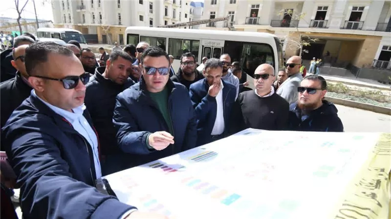 وزير الإسكان يتفقد العمارات السكنية بالحي اللاتيني وخزانات التكديس الجنوبية للمياه بالعلمين الجديدة