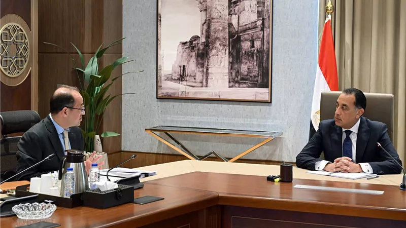 رئيس الوزراء يبحث مع وزير المالية تطورات المراجعة الجارية مع صندوق النقد الدولي