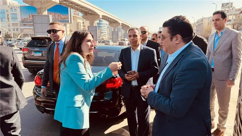 وزيرة الإسكان تقوم بجولة مفاجئة بمدينة القاهرة الجديدة