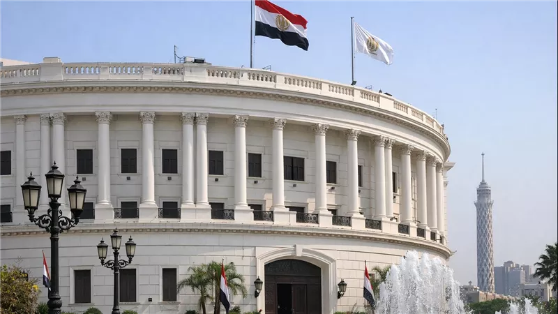الحكومة تحسمها.. لا إجازة لطلاب المدارس يومي الأربعاء والخميس