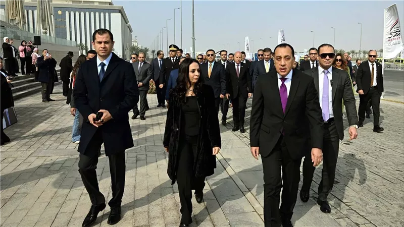 رئيس الوزراء يشهد إطلاق المبادرة الرئاسية 