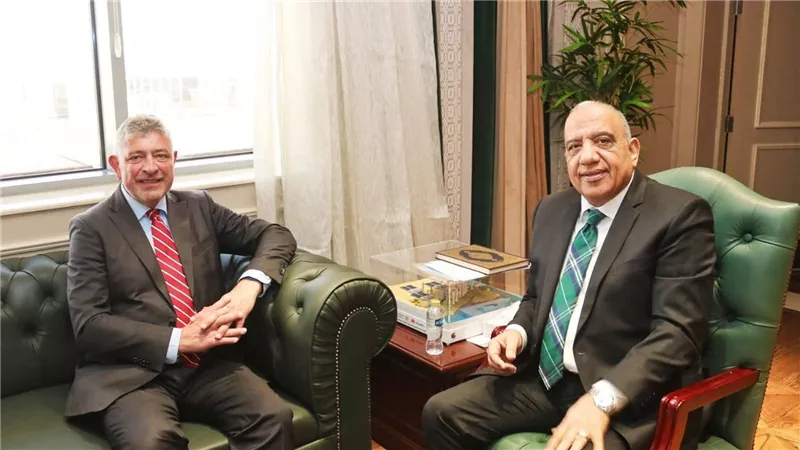 وزير الكهرباء يستقبل سفير الدنمارك بالقاهرة لتعزيز التعاون في الطاقات المتجددة
