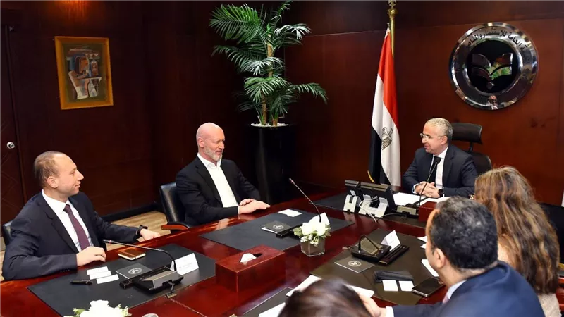 الهيئة العامة للاستثمار والمناطق الحرة وبنك HSBC يبحثان خطط الترويج الخارجي للاستثمار في مصر