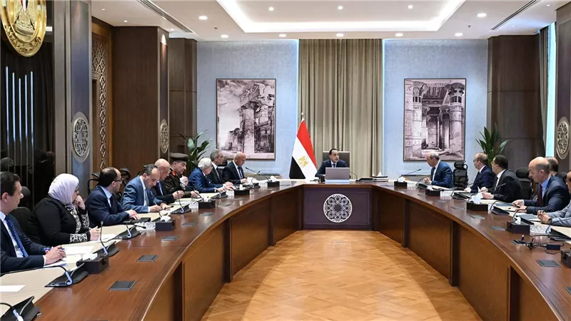 رئيس الوزراء يتابع الموقف التنفيذي لتشغيل وتطوير مطار العلمين الدولي