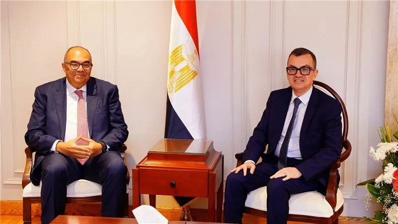 وزير التخطيط يبحث مع المبعوث الأممي آليات توسيع التمويل المبتكر