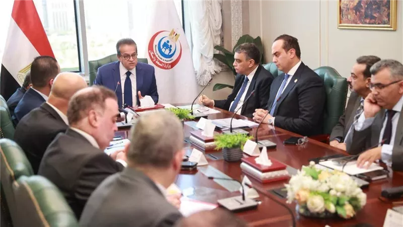 وزير الصحة يؤكد: مخزون الأدوية والمستلزمات الطبية قوي ويغطي احتياجات المواطنين