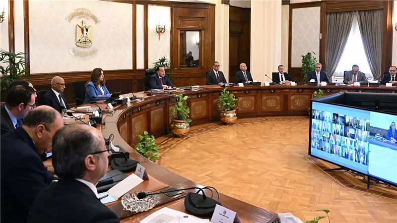 رئيس الوزراء يترأس أول اجتماع لمجلس المحافظين بعد تشكيله الجديد
