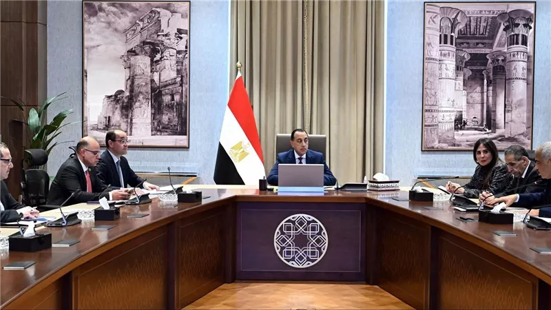 مدبولي يستعرض خطط «طلعت مصطفى» لضخ استثمارات جديدة وتطوير مشروع عالمي بـ«مدينتي»