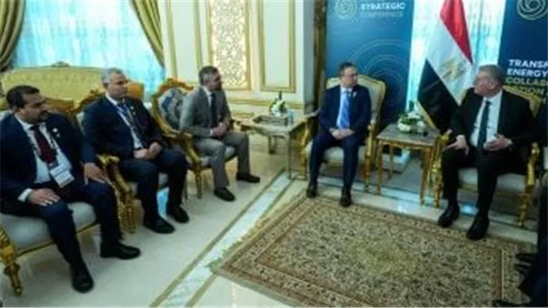 وزير البترول يبحث مع يونايتد انرجى خطط الإنتاج واستخدام الطاقة الشمسية محل السولار