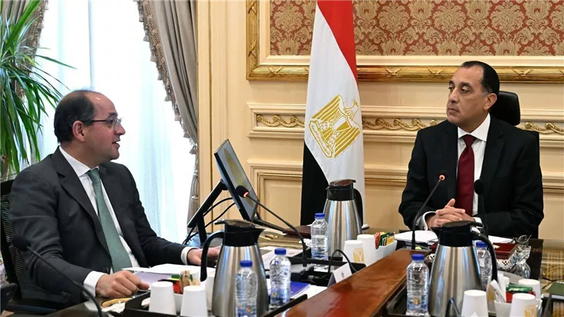 رئيس الوزراء يتابع مع وزير المالية عددًا من ملفات العمل