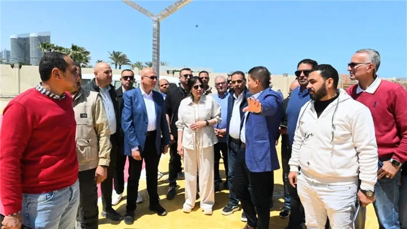 وزيرة الإسكان تتفقد مشروعات مارينا 8 و
