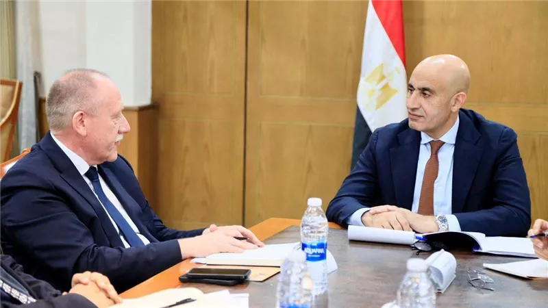 وزير التربية والتعليم يبحث مع وفد بنك التعمير الألماني سبل تعزيز التعاون في تطوير التعليم الفني ومدارس التكنولوجيا التطبيقية