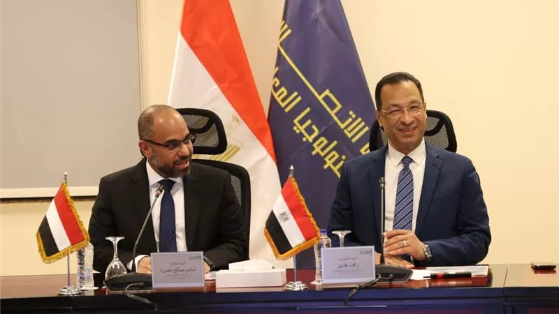 وزير الاتصالات يبحث مع نظيره اليمني تعزيز التعاون في التحول الرقمي