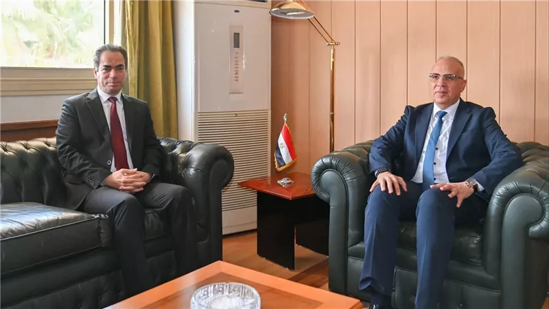 وزير الري يبحث مع رئيس الهيئة الوطنية للإعلام تعزيز التوعية بقضايا المياه
