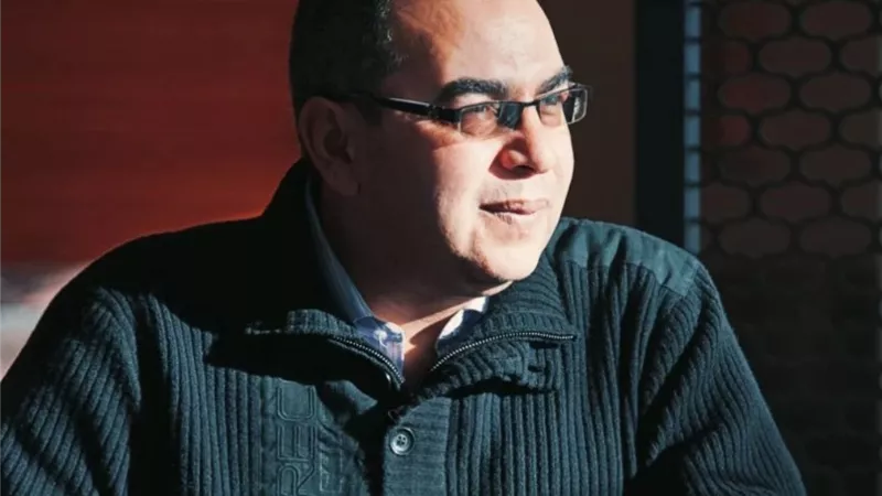 في ذكرى رحيل العرّاب.. من الكتب إلى الشاشة: أبرز أعمال أحمد خالد توفيق