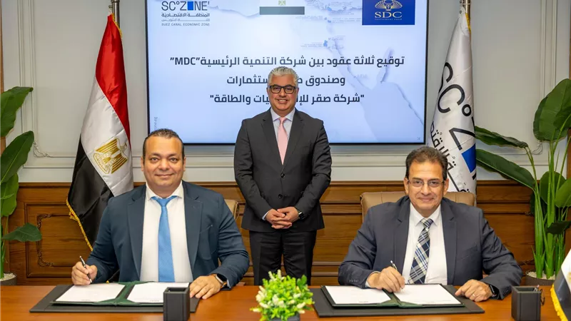 باستثمارات 18 مليون دولار..رئيس اقتصادية قناة السويس يشهد توقيع عقود 3 مشروعات لشركة (صقر للإلكترونيات والطاقة) بنطاق المطور MDC بالسخنة