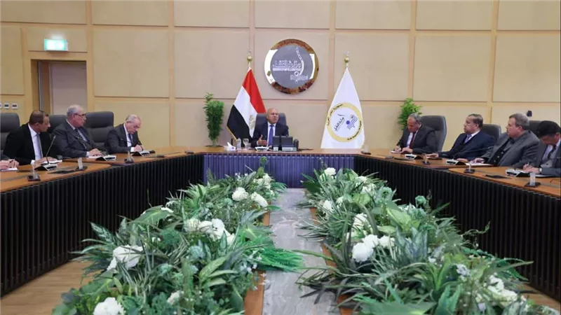 وزير النقل: خطة لخفض النفقات وتعظيم الإيرادات دون المساس بالخدمة