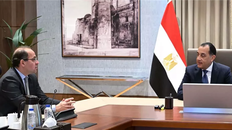 مدبولي يستعرض مع وزير المالية نتائج اجتماعات صندوق النقد والبنك الدوليين بواشنطن