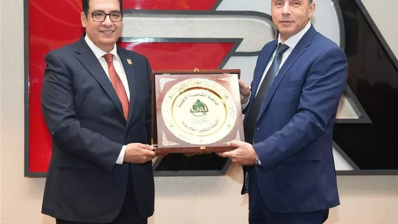 الرقابة المالية تستقبل طلاب جامعة القاهرة الأهلية لتعزيز الوعي بأسواق المال