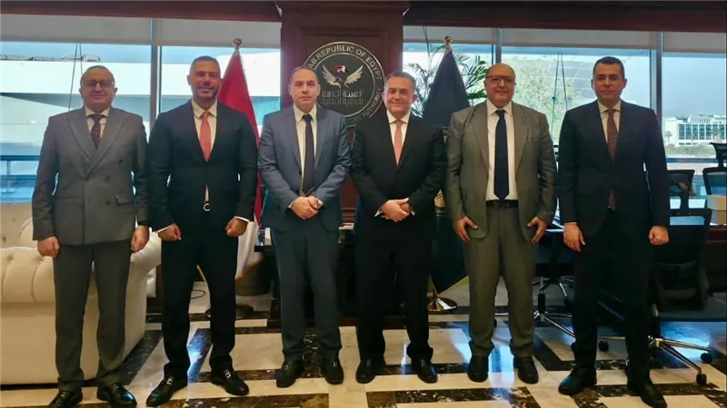 إسلام عزام يهنئ عمر رضوان ويؤكد علي تطوير سوق المال بأدوات جديدة 