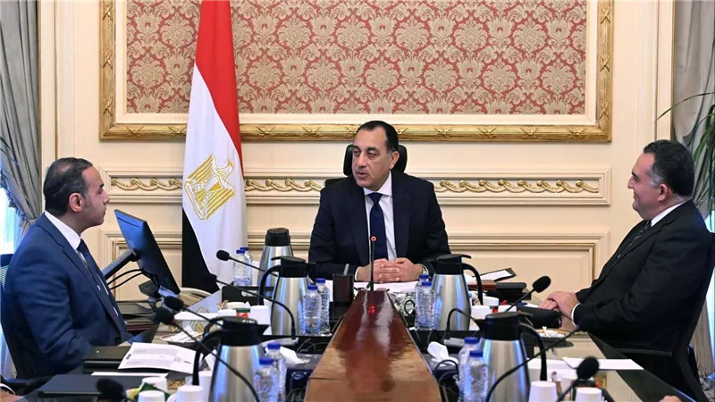 مدبولي يوجه بسرعة إنهاء قوانين سوق المال وقيد الشركات الحكومية في البورصة