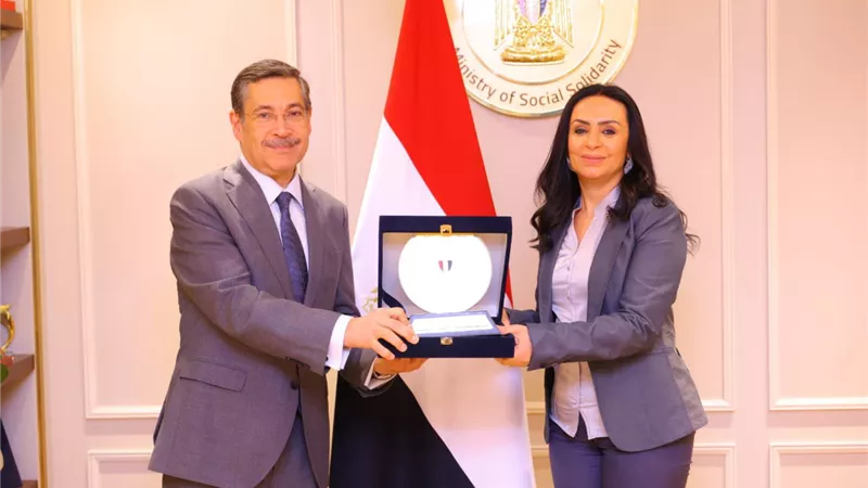  التضامن الاجتماعي وبنك التعمير والإسكان يشهدان توزيع عدد من الأجهزة التعويضية لطلاب الجامعات من ذوي الإعاقة 
