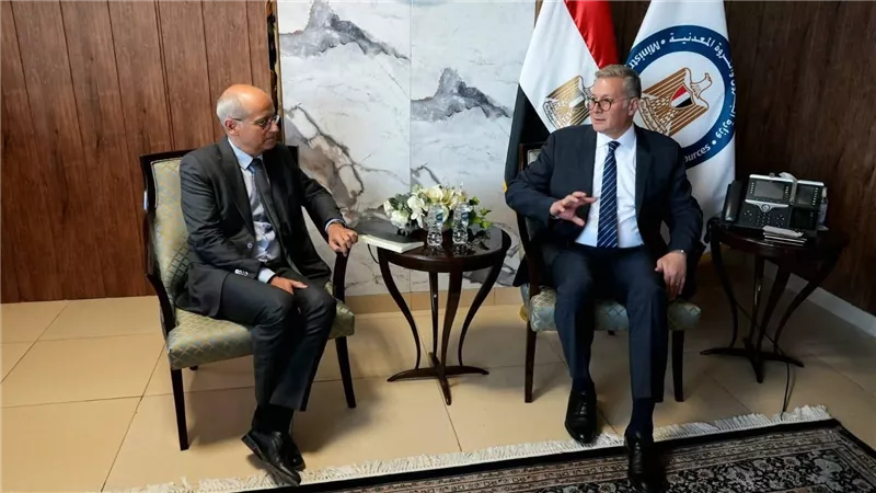 وزير البترول والثروة المعدنية يبحث مع توتال إنرجيز عودتها للتوسع في استكشاف الغاز بمصر