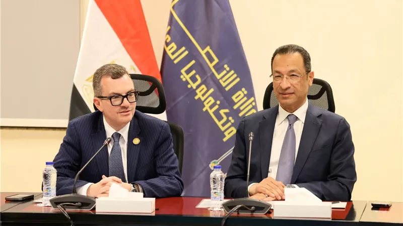 الاتصالات والتخطيط والمالية تبحث شراكات عالمية لتسريع التحول الرقمي