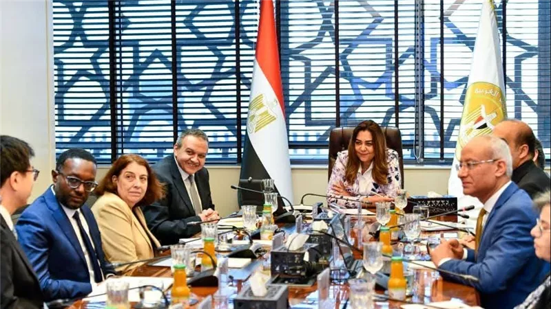 منال عوض: توريد 100 أتوبيس كهربائي محليًا وأكبر مستودع حافلات كهربائية بالشرق الأوسط في مصر