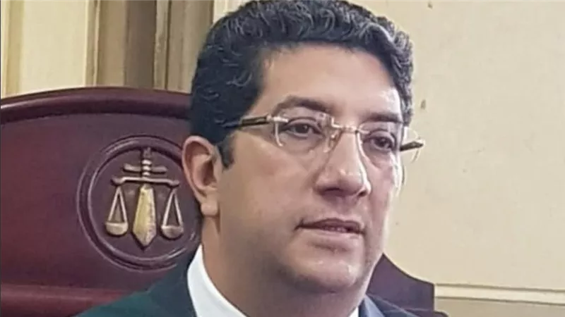 أمير رمزي: ارتفاع رسوم تسجيل بيع السيارات بالشهر العقاري يرهق المواطنين ويهدد استقرار الملكية