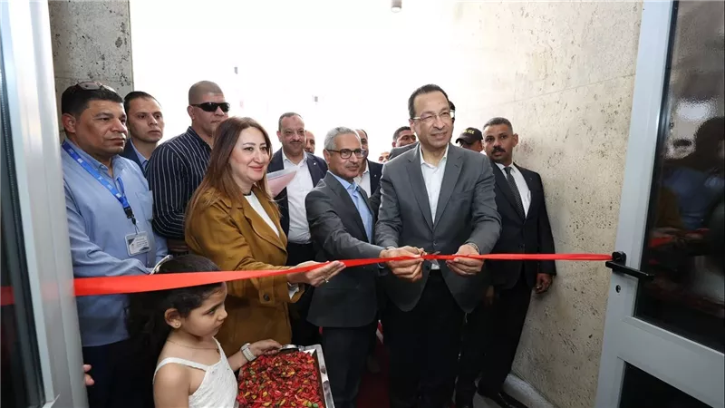 وزير الاتصالات يفتتح مكتب بريد بني سويف الرئيسي بعد تطويره ويتفقد سنترال شرق النيل ومدرسة النور للمكفوفين